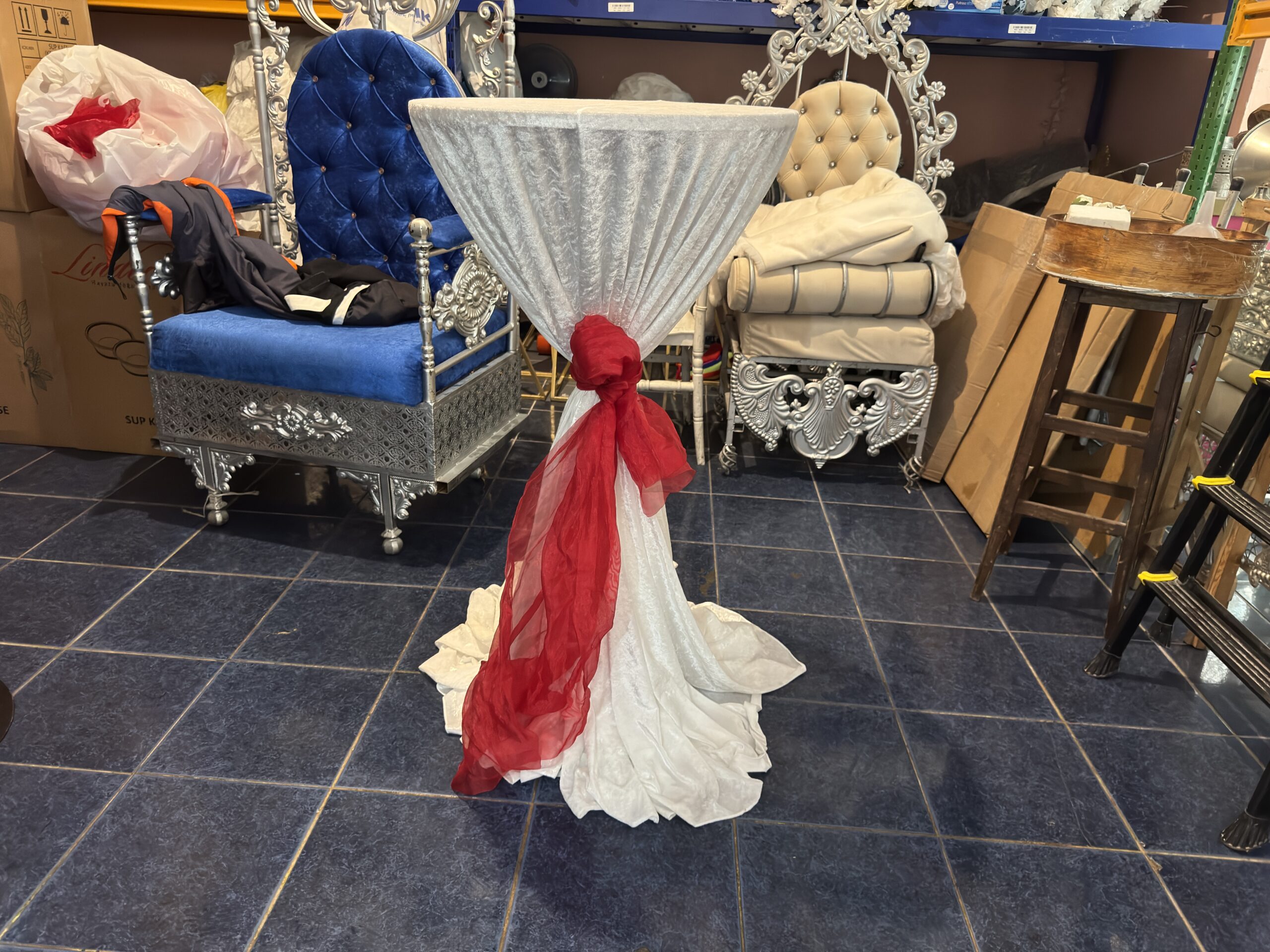 Kokteyl Masaları ile Davetlerinizi Farklılaştırın