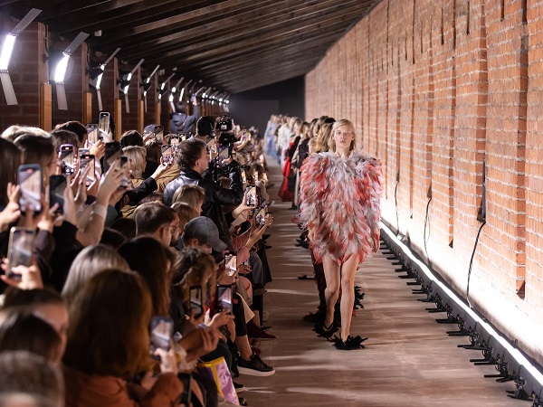 Tasarımcı Emre Erdemoğlu, Moskova Moda Haftası ile markasını uluslararası sahnede büyütüyor